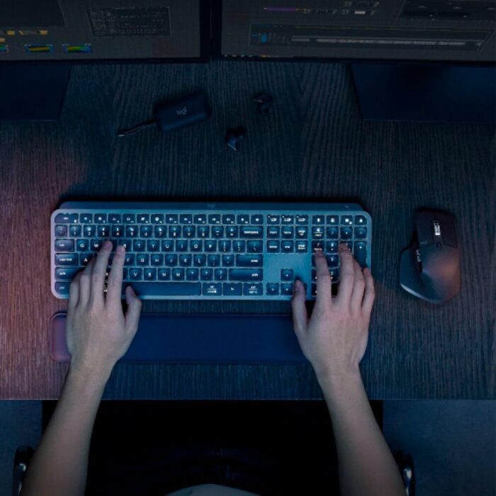 Logitech MX Keys S Combo - Performance Wireless Keyboard and Mouse with Wrist Rest - Image 3